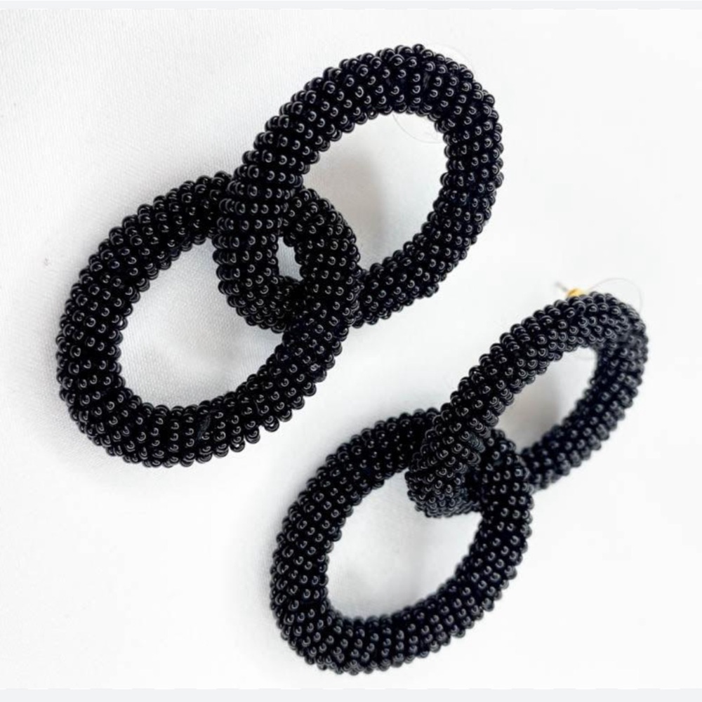 NWT BEAUTIFUL CUSTOM SEED BEAD PIERCED EARRINGS